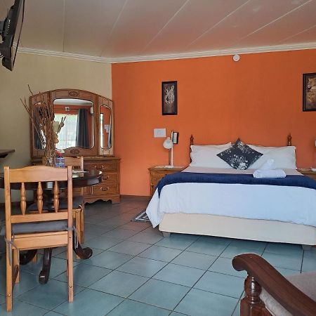 Amigos Bed & Breakfast - No Loadshedding ネルスプロイト エクステリア 写真
