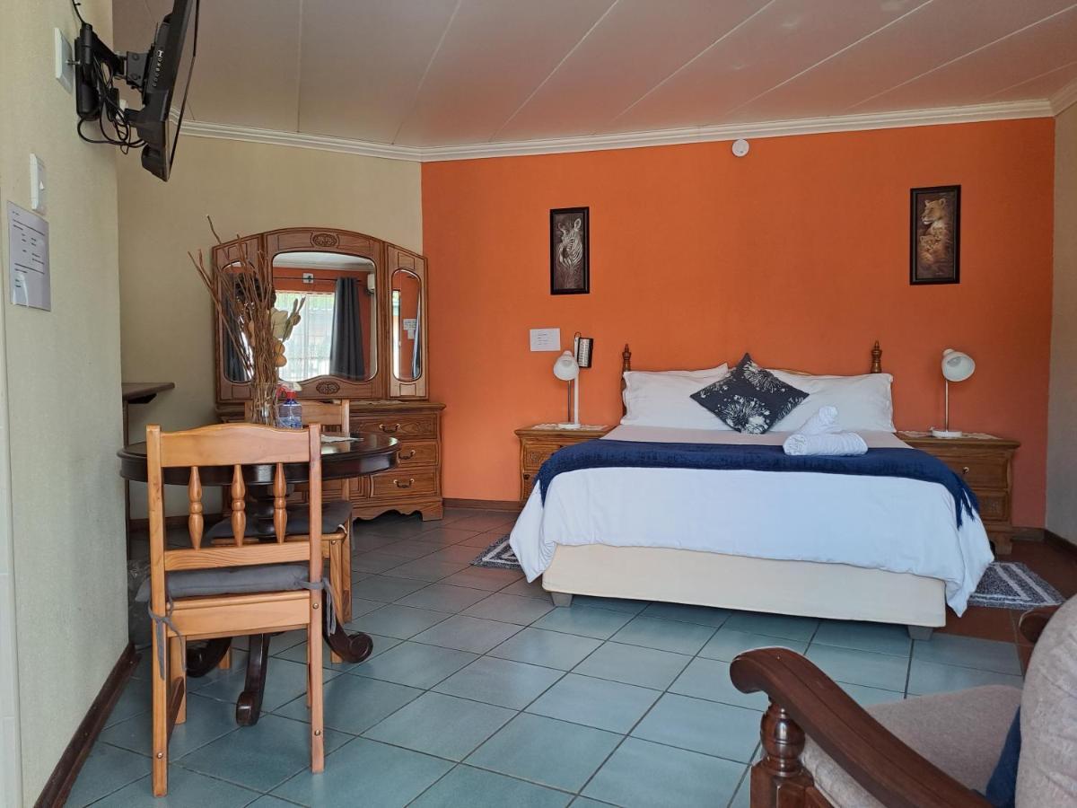 Amigos Bed & Breakfast - No Loadshedding ネルスプロイト エクステリア 写真
