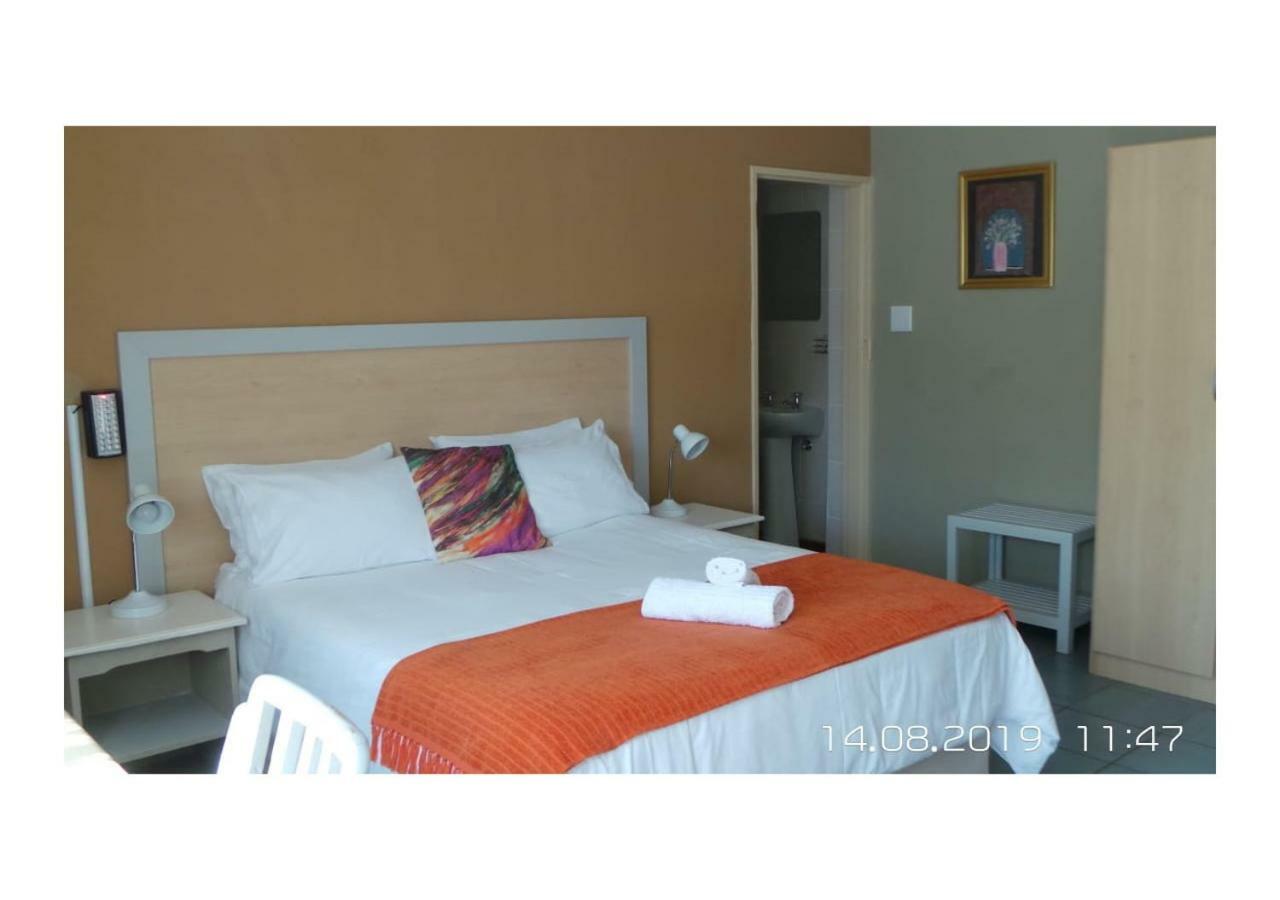 Amigos Bed & Breakfast - No Loadshedding ネルスプロイト エクステリア 写真